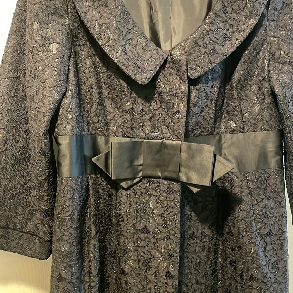 Harold's black lace coat - Picture 3 of 6